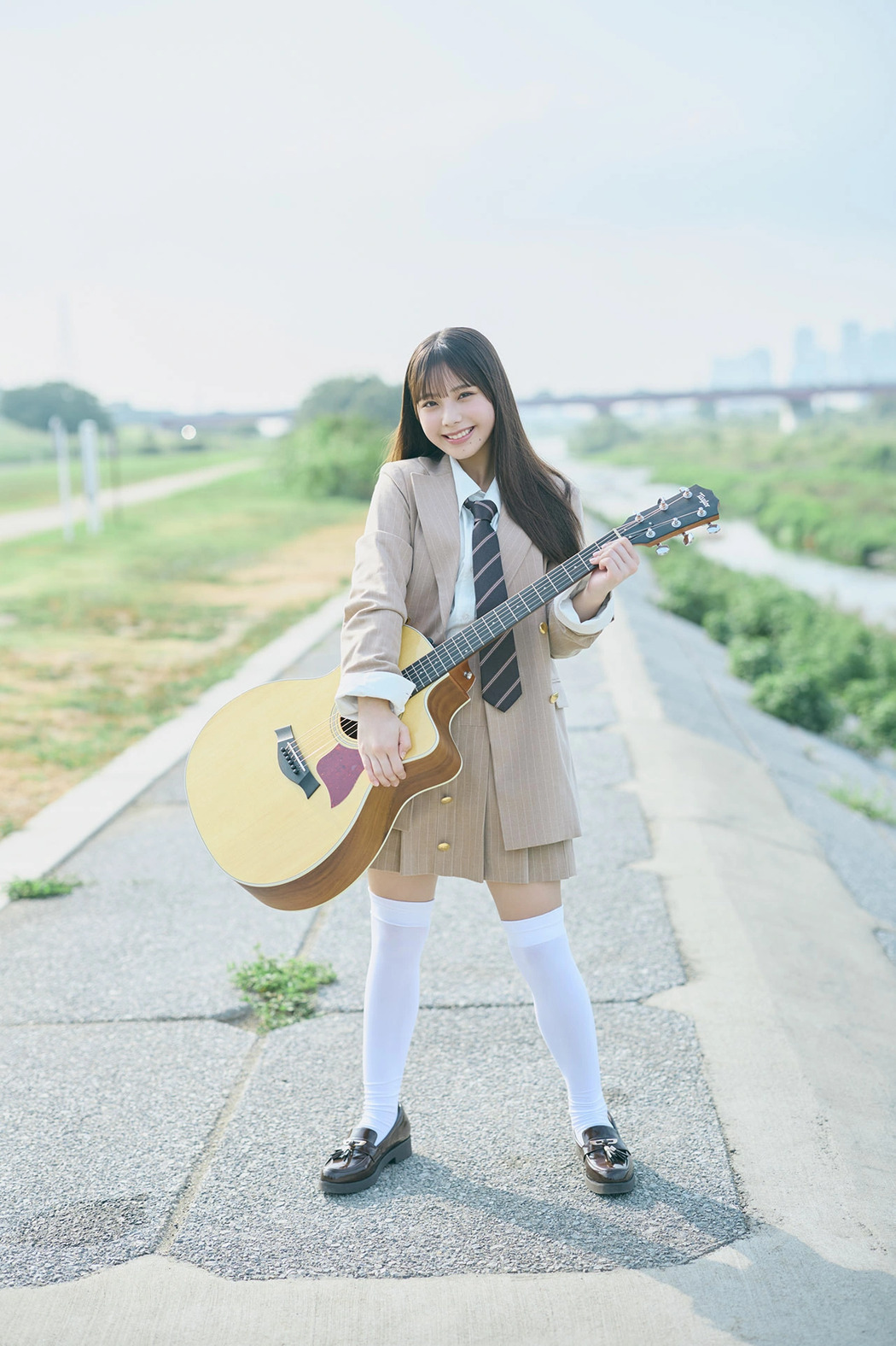 Izuki Shimoda 下田衣珠季, Young Magazine 2025 No.44 (ヤングマガジン 2025年44号)