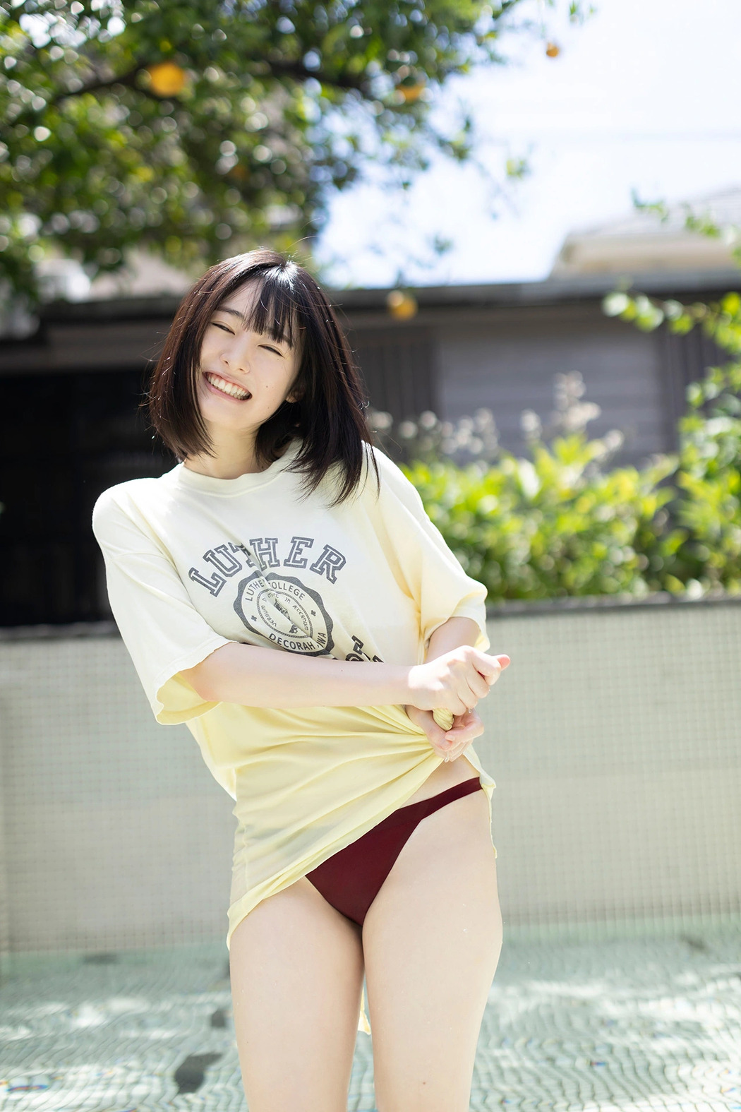 Miu Shirahama 白濱美兎, FLASHデジタル写真集 「ちょっぴりオトナ」 Set.01