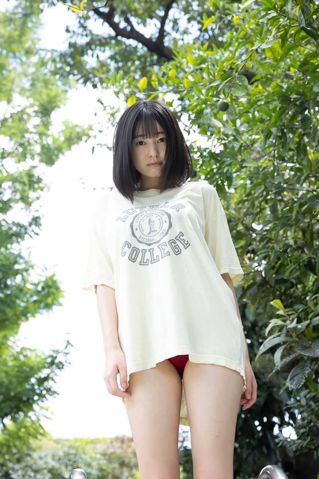 Miu Shirahama 白濱美兎, FLASHデジタル写真集 「ちょっぴりオトナ」 Set.01