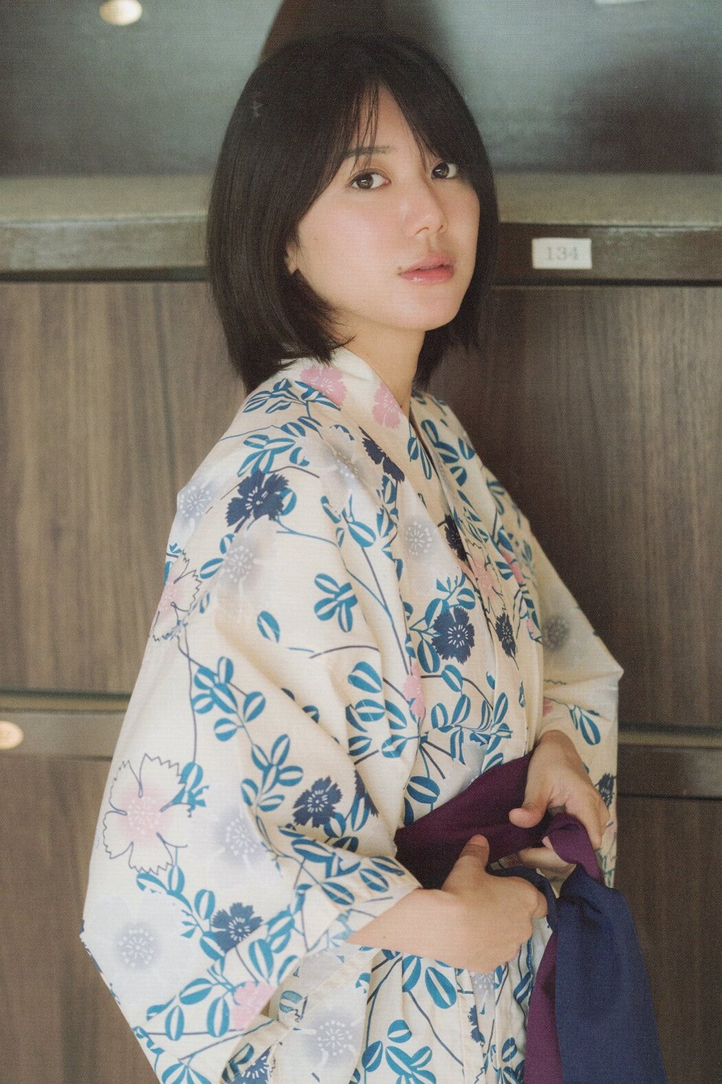 JP Momoka Onishi 大西桃香 – 2023.09.30 AKB48 2nd写真集 桃の眺め方 Part02 (59P) Cover Photo