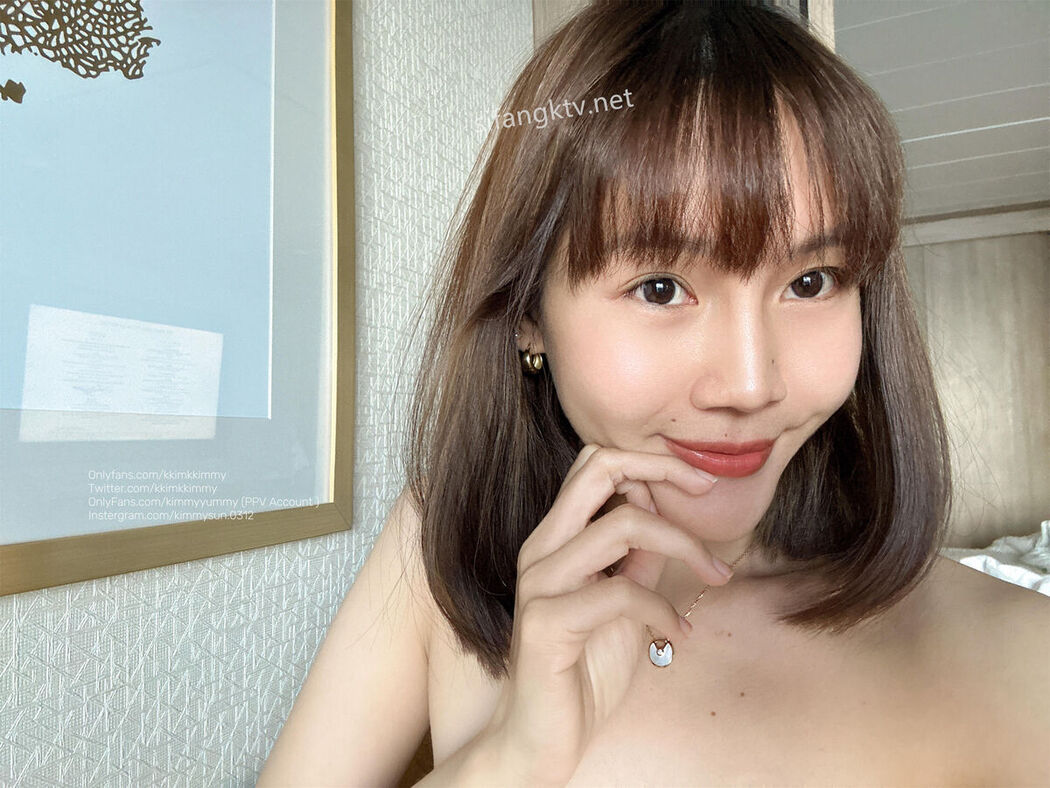 kkimkkimmy – 泰国高挑白皙甜美女神 旅行还不忘拍裸照很敬业 Part02 (68P)
