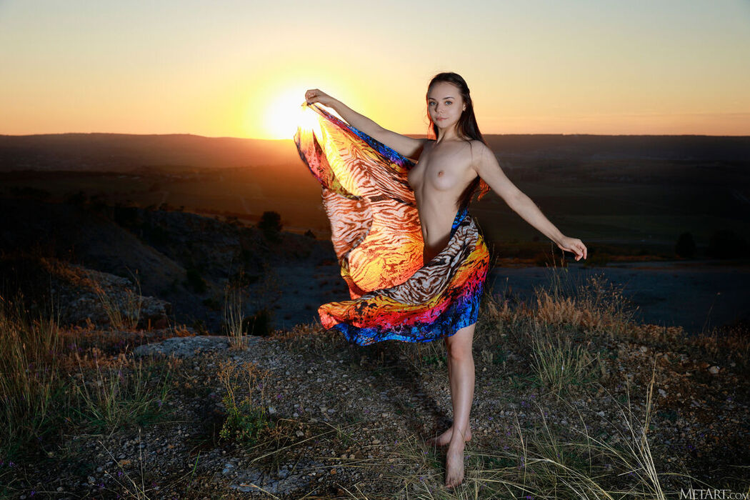 MetArt Mia Grandi – Catching Sunset Part01 (60P)