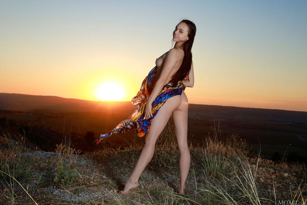 MetArt Mia Grandi – Catching Sunset Part01 (60P)