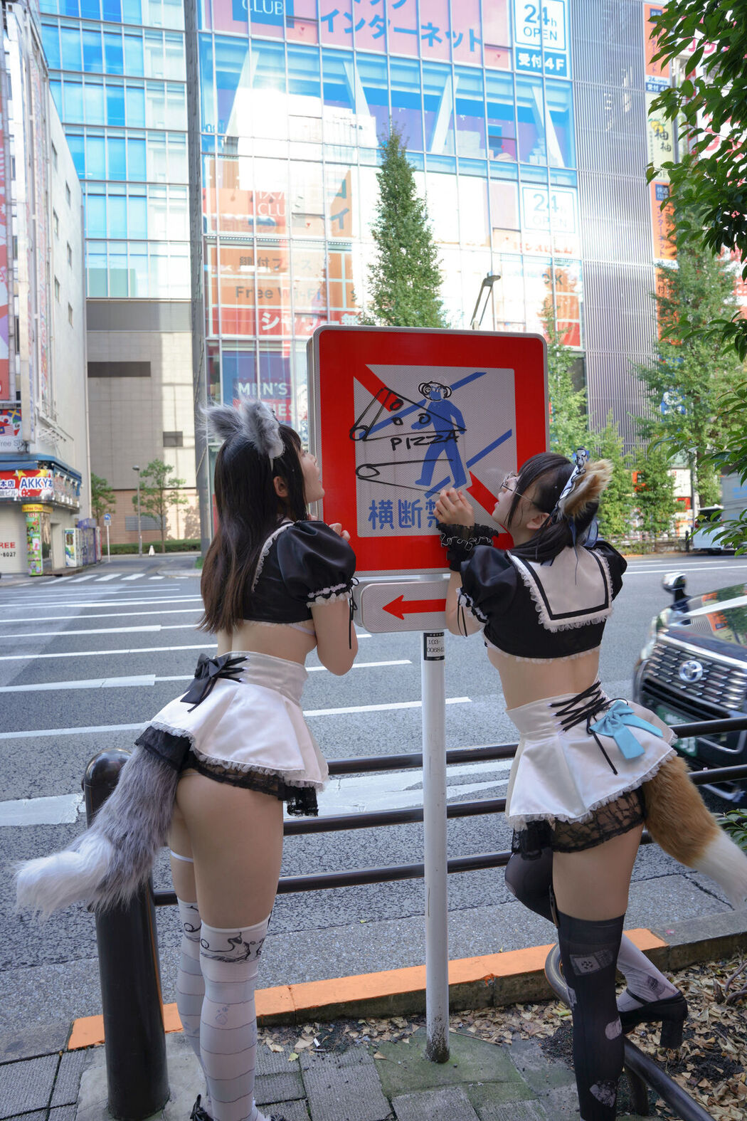 JP Sui Utatane うたたね翠 And Shione Mizuna 水那しおね – 野生のメイドがあらわれた Part01 (55P)