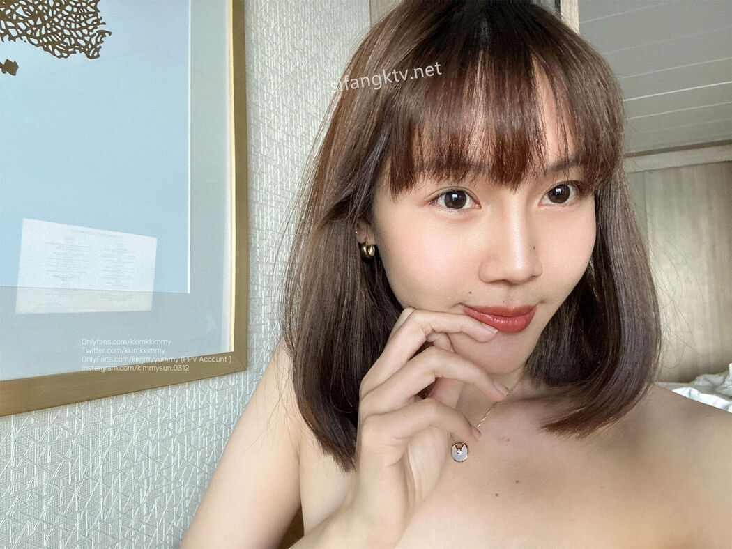kkimkkimmy – 泰国高挑白皙甜美女神 旅行还不忘拍裸照很敬业 Part02 (68P)