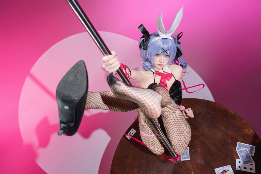 Coser@九柒喵 &#8211; 初音兔子洞 (26P)