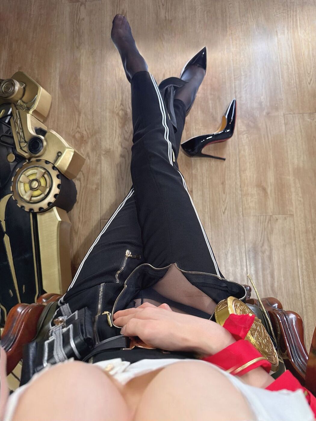 Coser@水淼aqua – 贊妮爆衣自拍 (21P)
