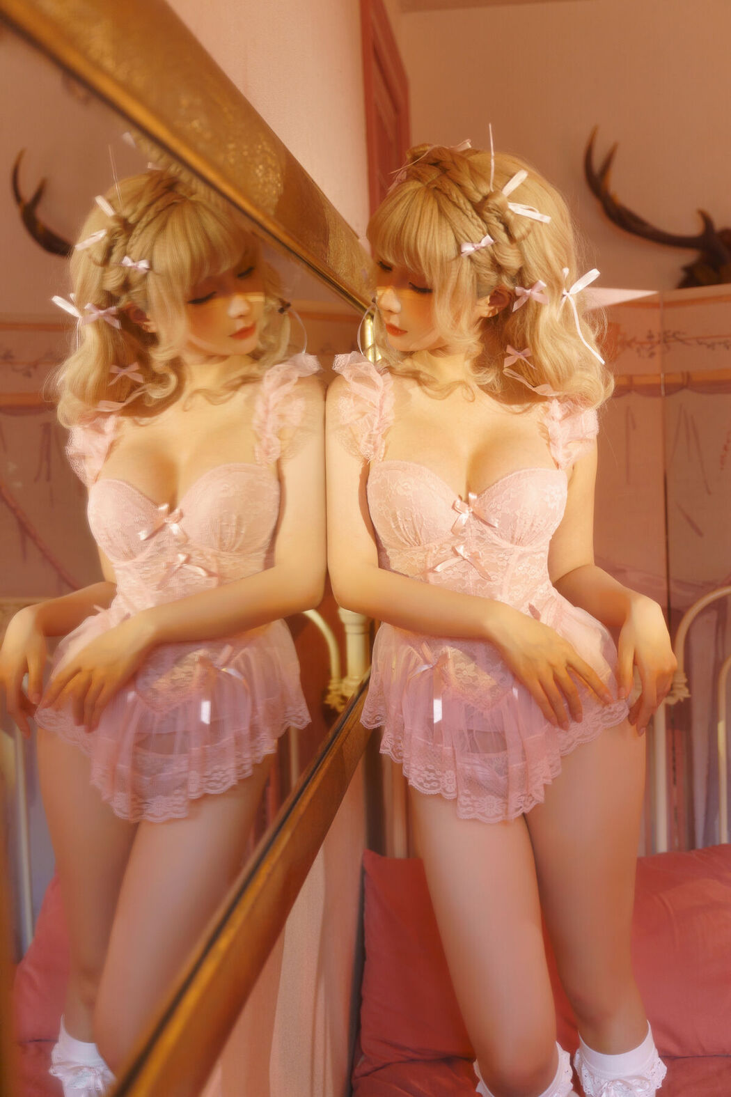 Coser@蠢沫沫 Chunmomo – 金发蝴蝶结 Part01 (47P)