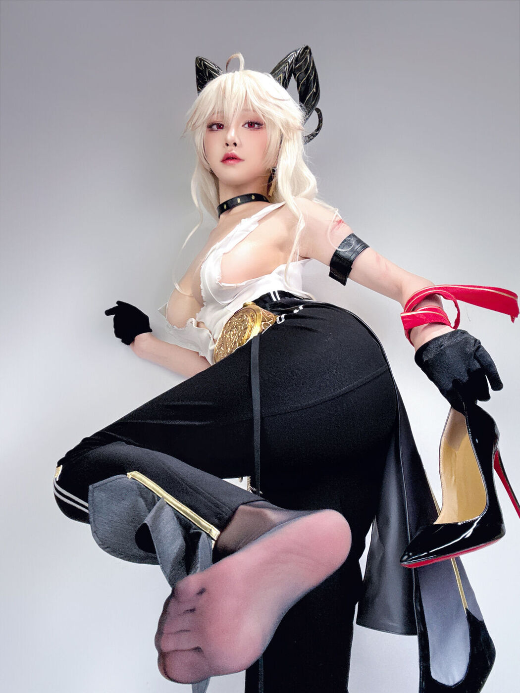 Coser@水淼aqua – 贊妮爆衣自拍 (21P)