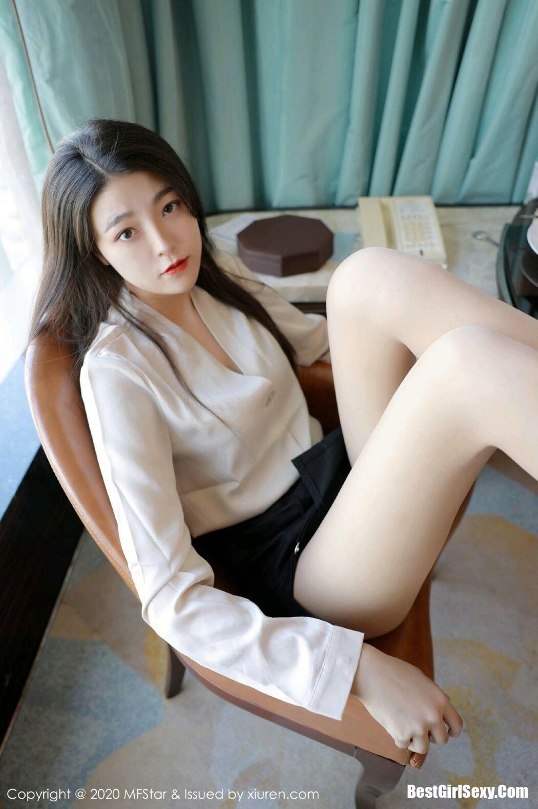 XiaoYu语画界 Vol.418 Yang Chen Chen