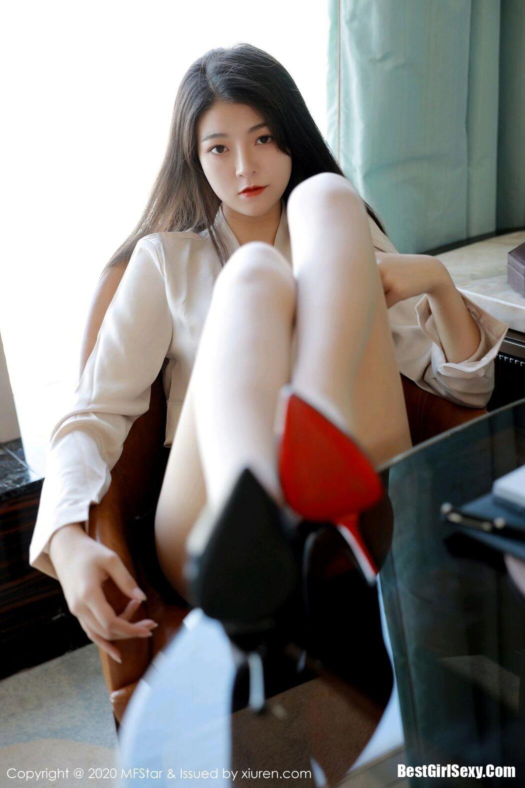 XiaoYu语画界 Vol.418 Yang Chen Chen