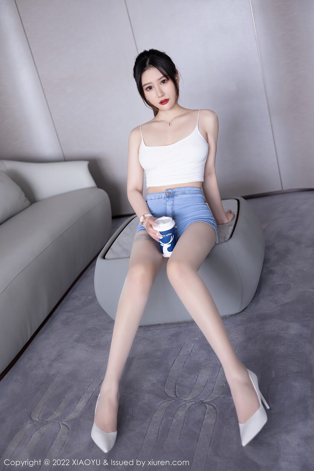 XiaoYu语画界 Vol.813 Zhang Xin Xin