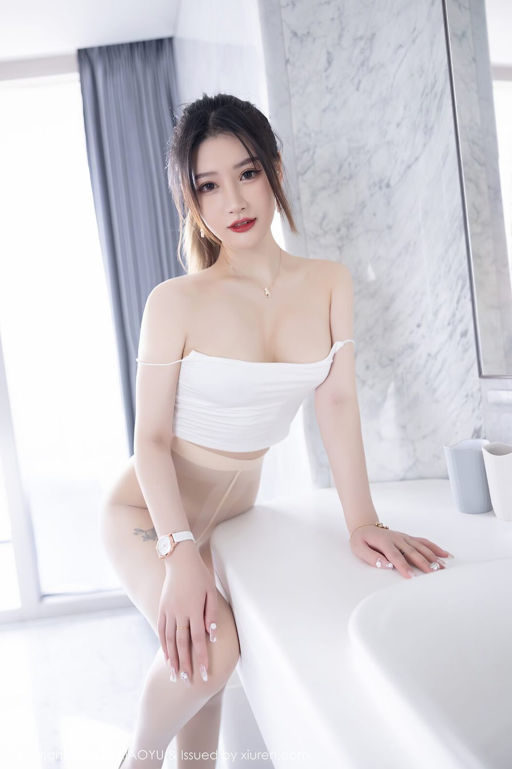 XiaoYu语画界 Vol.813 Zhang Xin Xin
