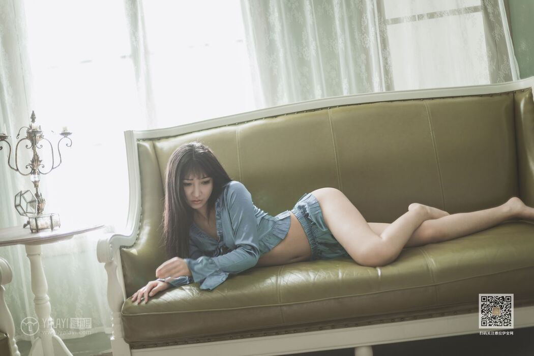 YALAYI Vol.527 Sit Beside Me