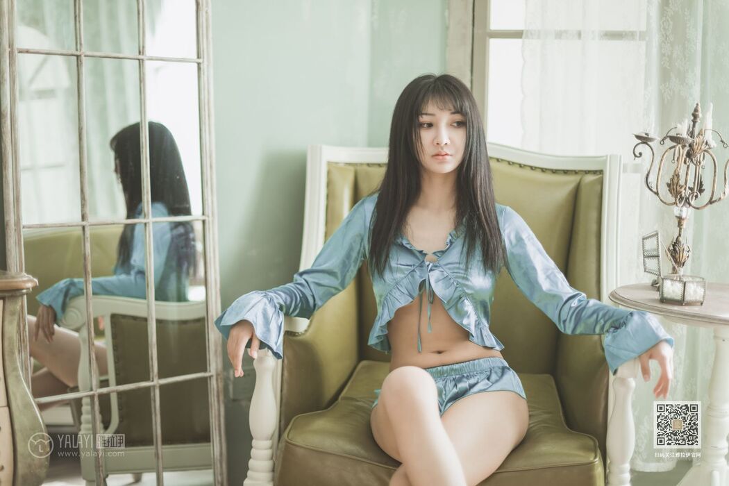 YALAYI Vol.527 Sit Beside Me