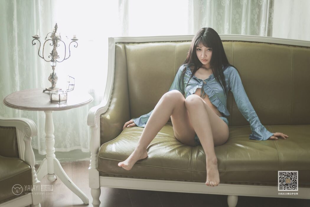 YALAYI Vol.527 Sit Beside Me