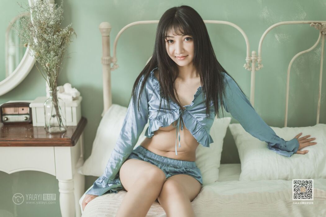 YALAYI Vol.527 Sit Beside Me