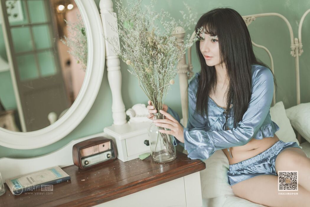 YALAYI Vol.527 Sit Beside Me