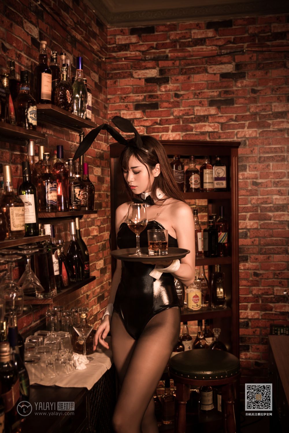 YALAYI Vol.533 Bunny girl in the bar