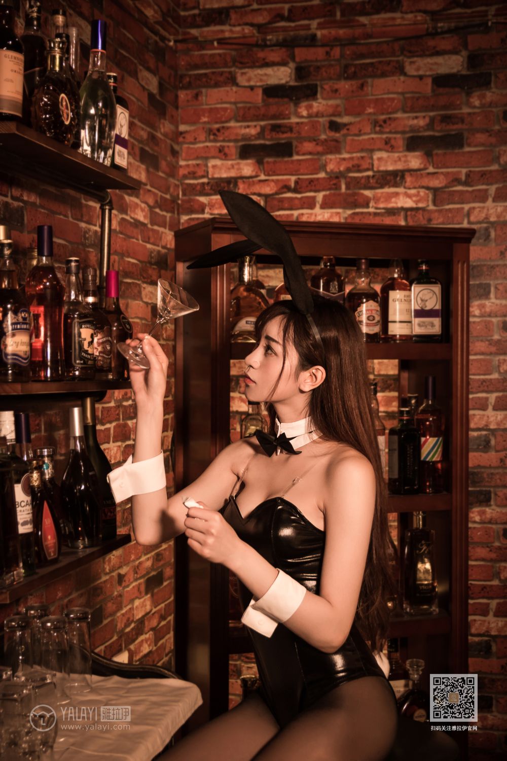 YALAYI Vol.533 Bunny girl in the bar