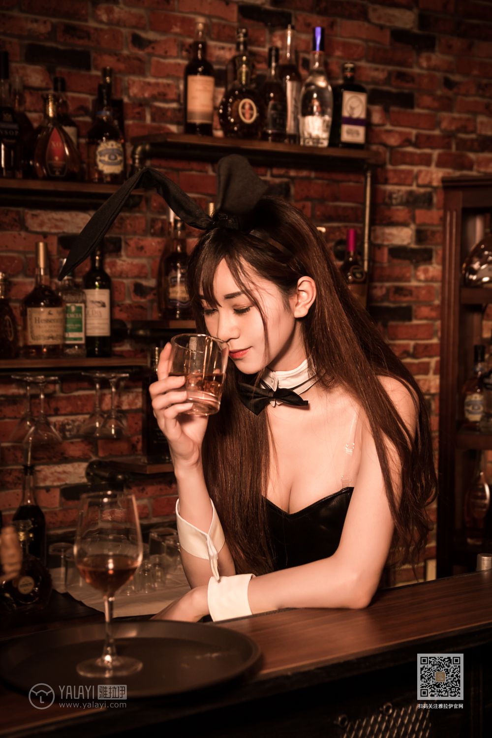 YALAYI Vol.533 Bunny girl in the bar