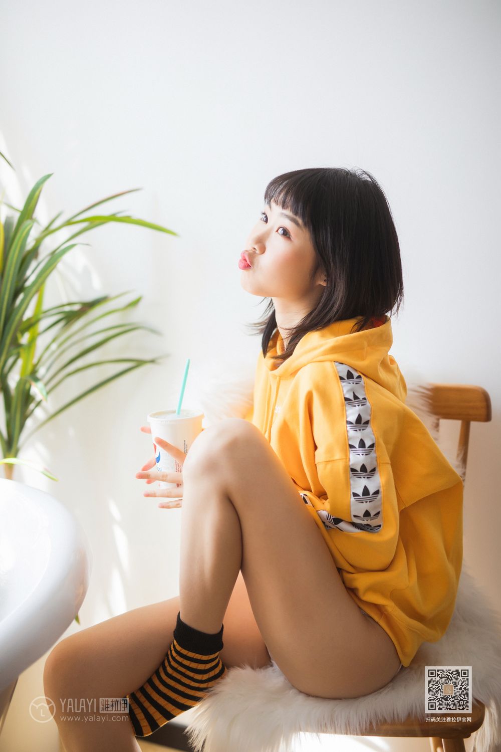 YALAYI Vol.526 Colorful Time