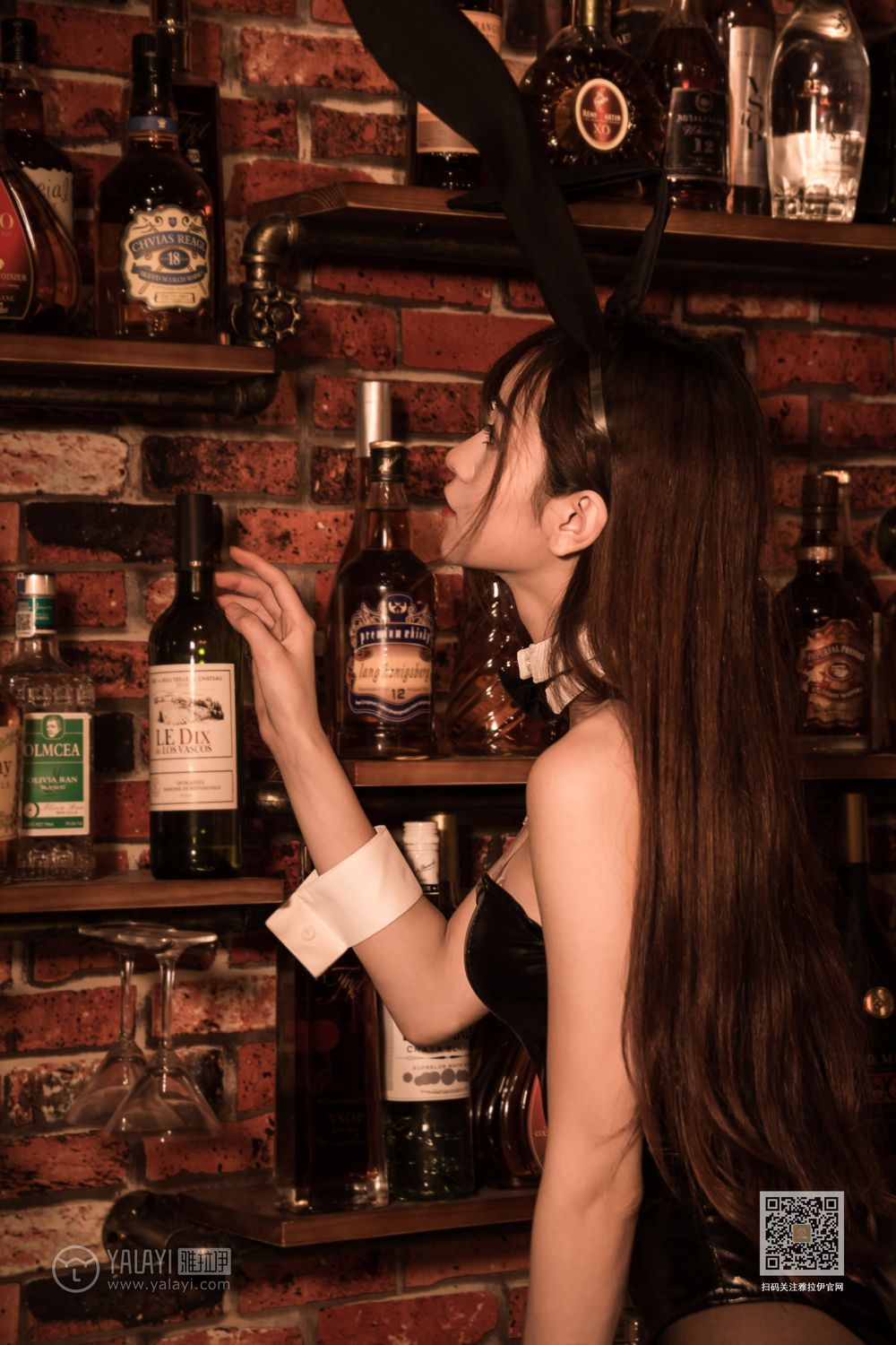 YALAYI Vol.533 Bunny girl in the bar