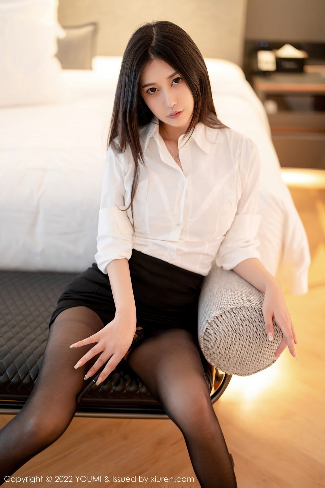 YouMi尤蜜荟 Vol.827 laura A Jiao