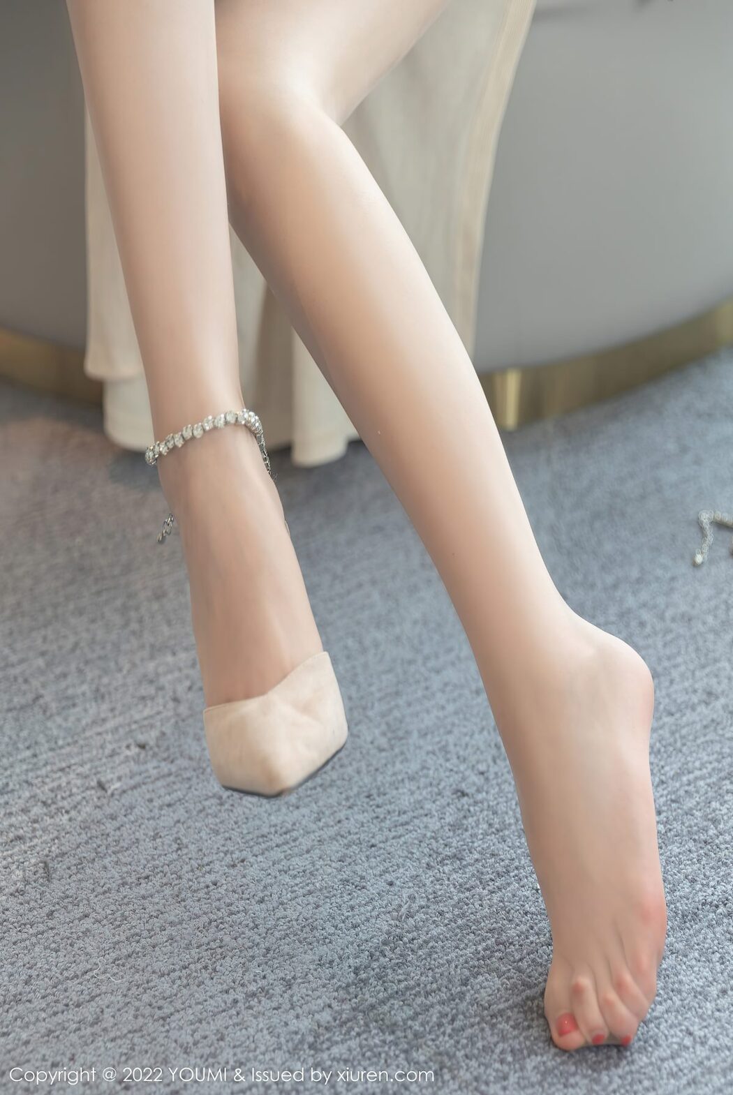 YouMi尤蜜荟 Vol.813 Nai Ping Tu Fei Yuan Ai Cuo Chou Hei Qiong