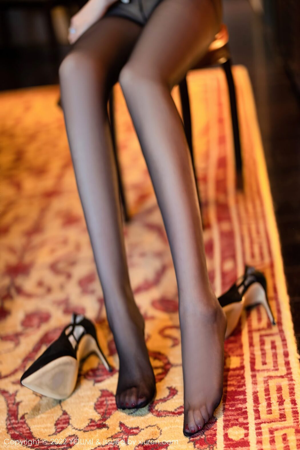 YouMi尤蜜荟 Vol.817 Nai Ping Tu Fei Yuan Ai Cuo Chou Hei Qiong