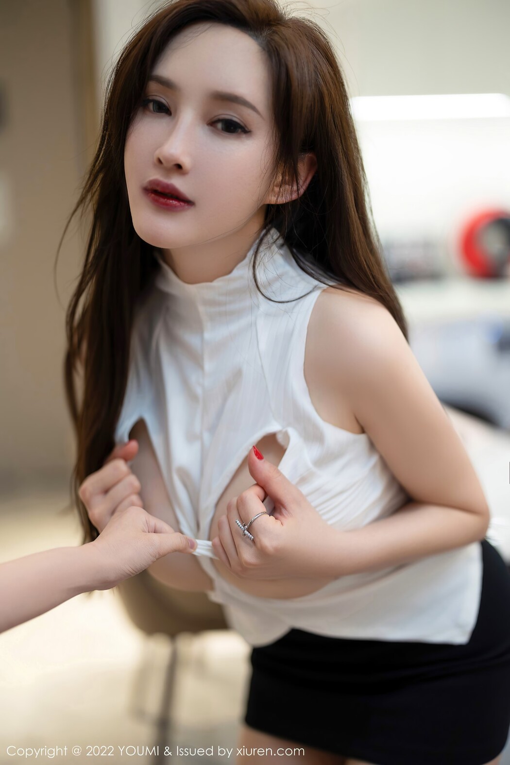 YouMi尤蜜荟 Vol.832 Nai Ping Tu Fei Yuan Ai Cuo Chou Hei Qiong