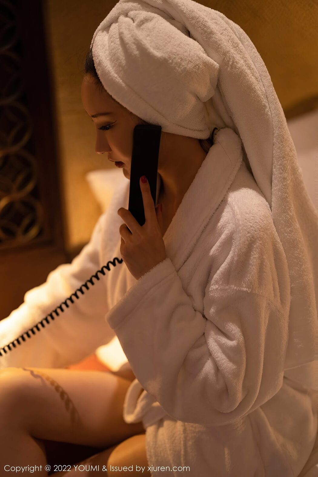 YouMi尤蜜荟 Vol.816 Nai Ping Tu Fei Yuan Ai Cuo Chou Hei Qiong