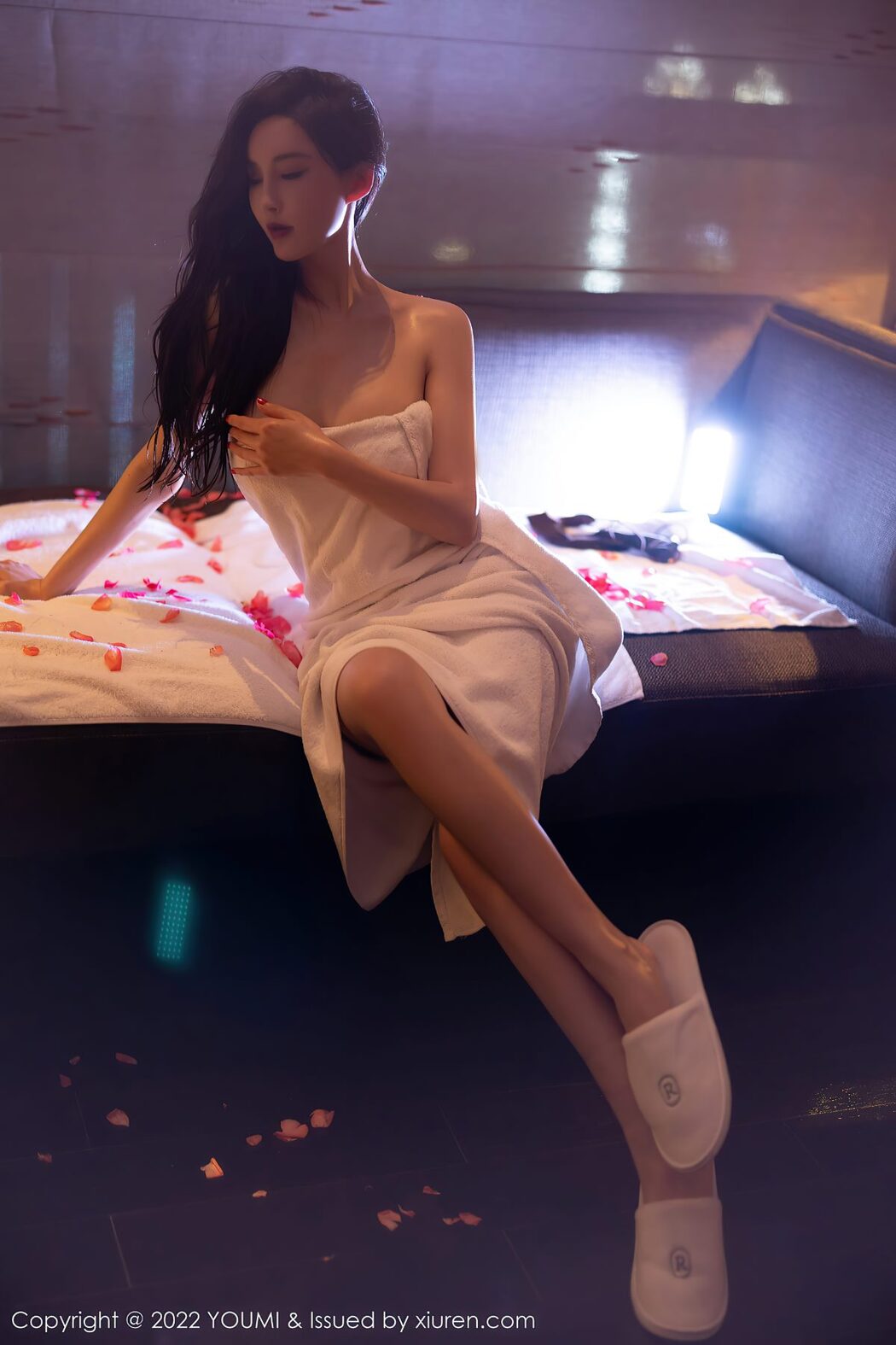 YouMi尤蜜荟 Vol.816 Nai Ping Tu Fei Yuan Ai Cuo Chou Hei Qiong