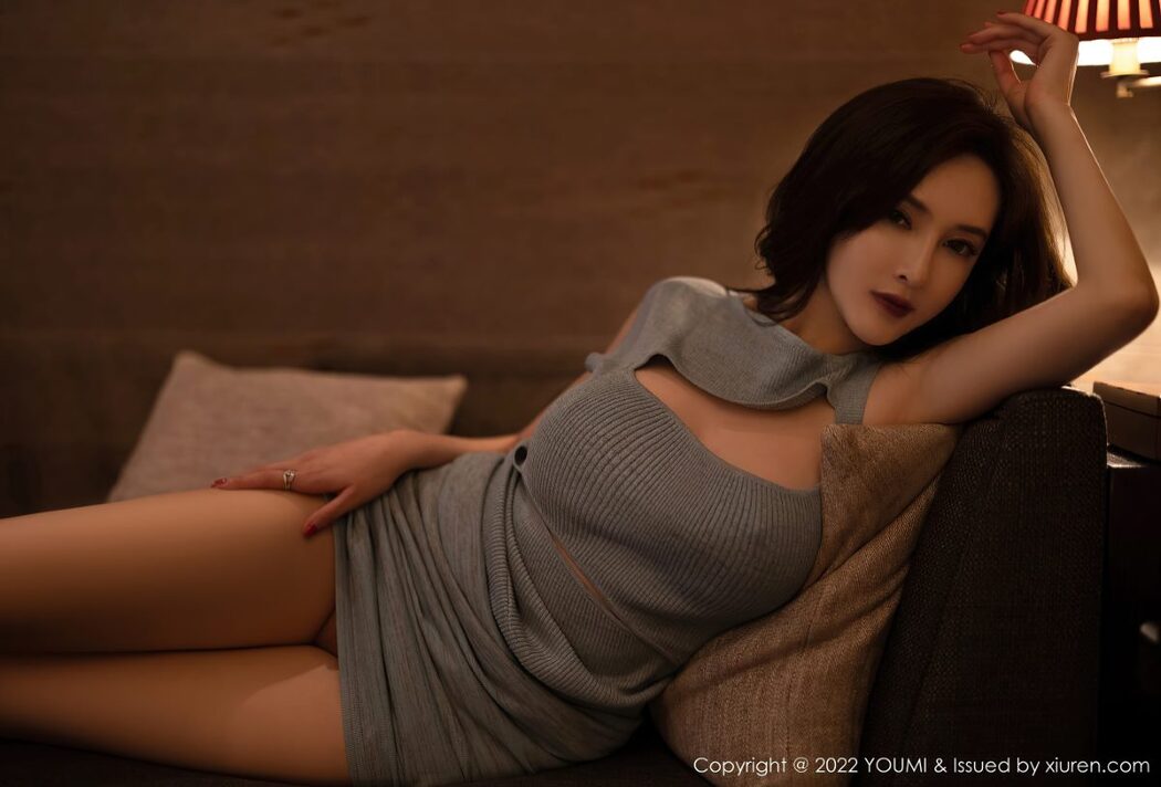 YouMi尤蜜荟 Vol.822 Nai Ping Tu Fei Yuan Ai Cuo Chou Hei Qiong