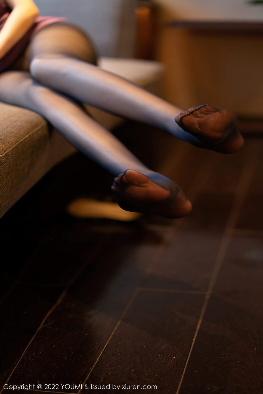 YouMi尤蜜荟 Vol.807 Nai Ping Tu Fei Yuan Ai Cuo Chou Hei Qiong