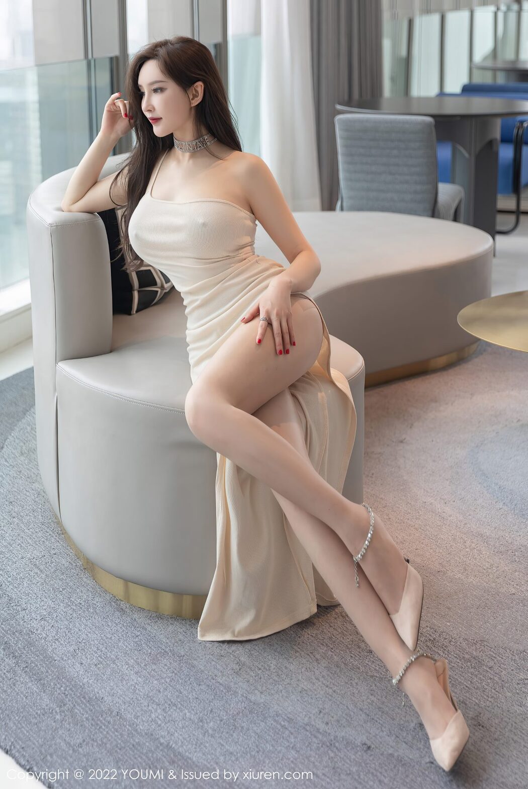 YouMi尤蜜荟 Vol.813 Nai Ping Tu Fei Yuan Ai Cuo Chou Hei Qiong