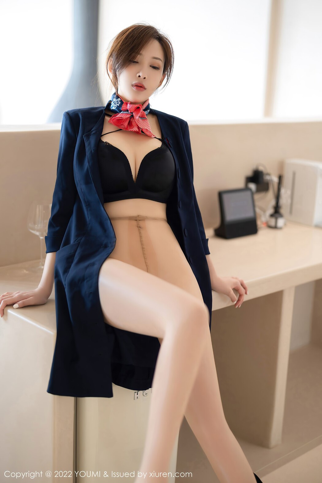 YouMi尤蜜荟 Vol.858 Nai Ping Tu Fei Yuan Ai Cuo Chou Hei Qiong