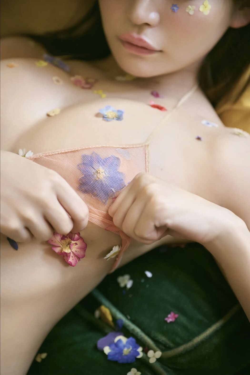 JP Nitori Sayaka 似鳥沙也加 – FRIDAY GOLD 似鳥沙也加 A to Z Vol.16-18-19-20 (65P)