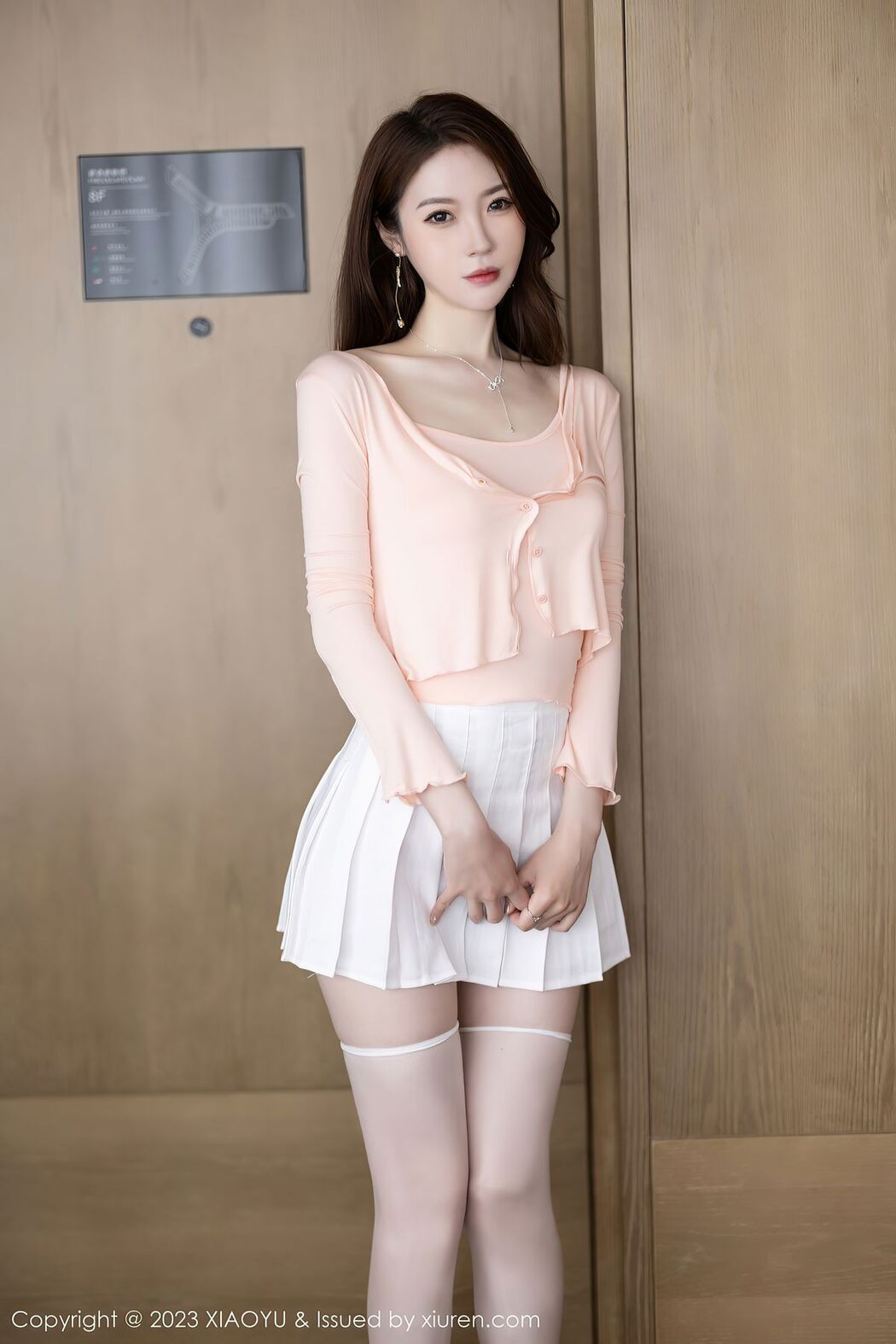 XiaoYu语画界 Vol.1069 Meng Xin Yue