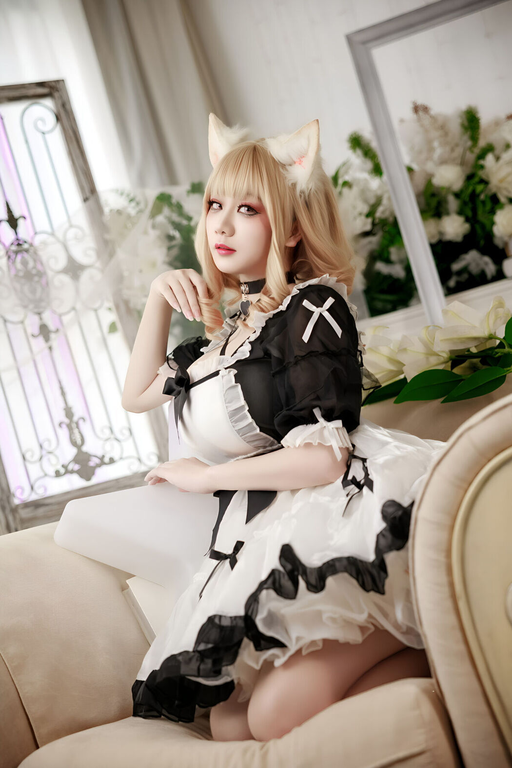 Coser@阿雪雪 – 午后女仆 Part01 (49P)