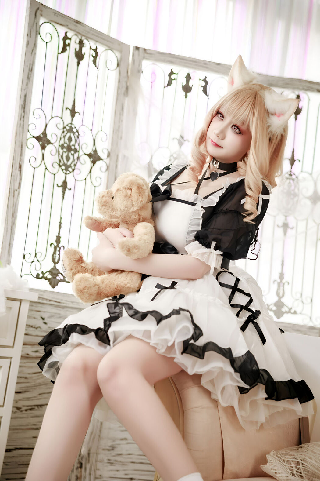 Coser@阿雪雪 – 午后女仆 Part01 (49P)
