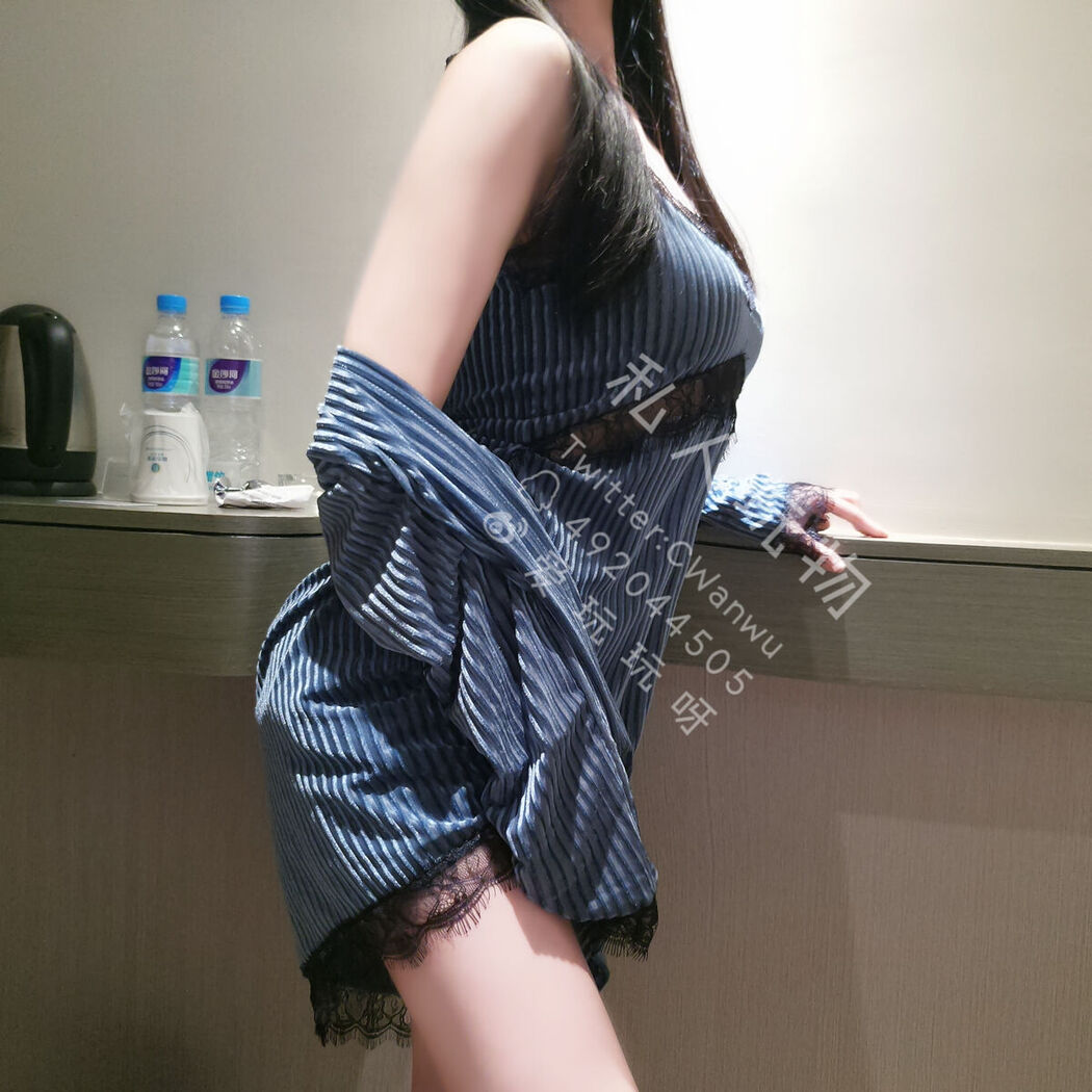 Coser@私人玩物 – 会员订制 居家思春的爆乳女神 (29P – 1V)