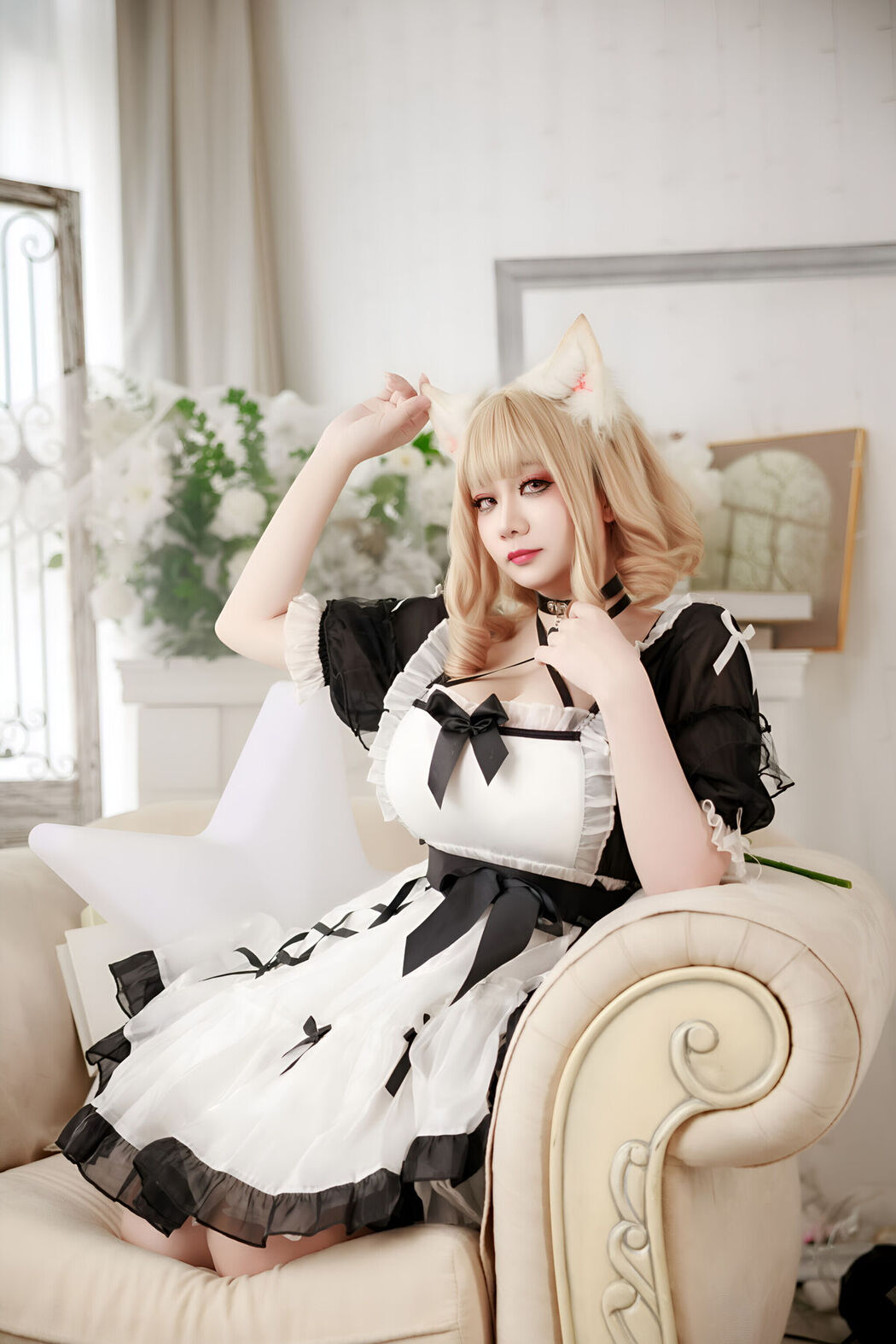 Coser@阿雪雪 – 午后女仆 Part01 (49P)