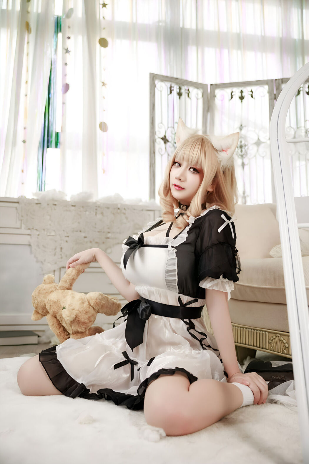 Coser@阿雪雪 – 午后女仆 Part01 (49P)