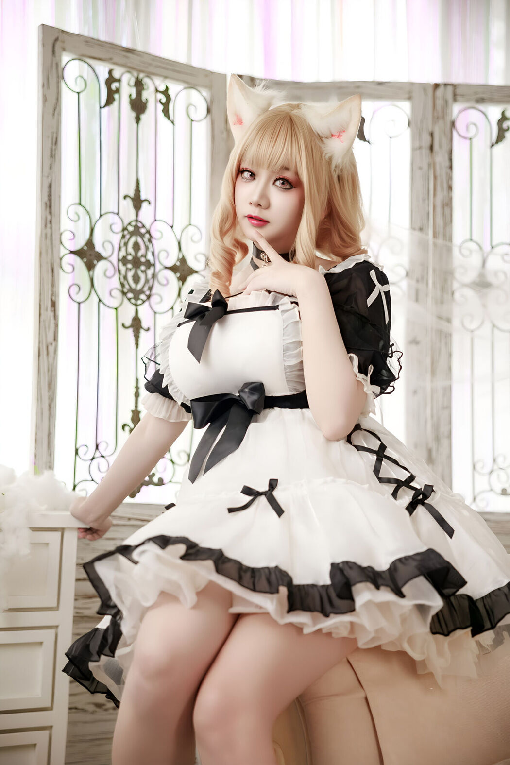 Coser@阿雪雪 – 午后女仆 Part01 (49P)