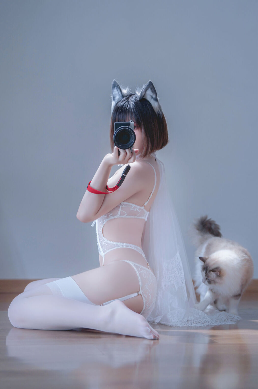 Coser@半半子 – 純白花嫁 (23P – 2V)