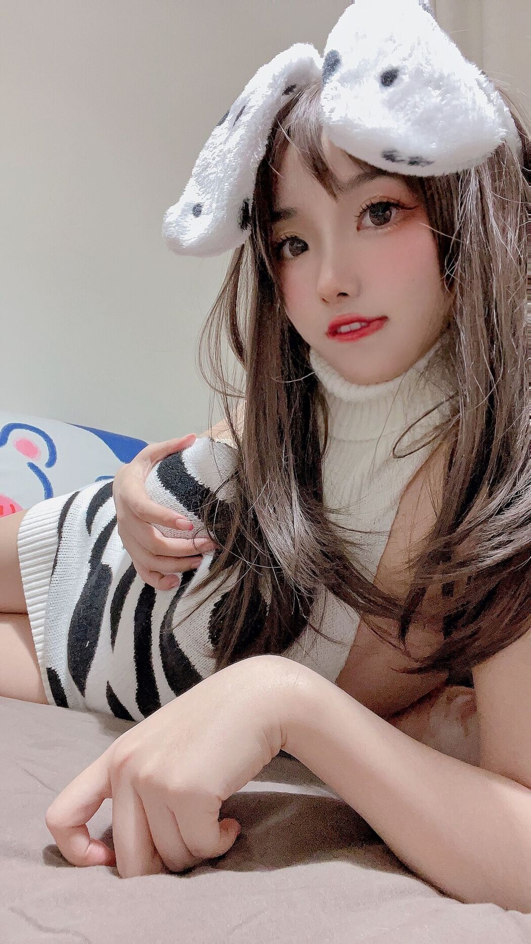 Coser@刺青poi &#8211; 毛衣 (26P &#8211; 5V)