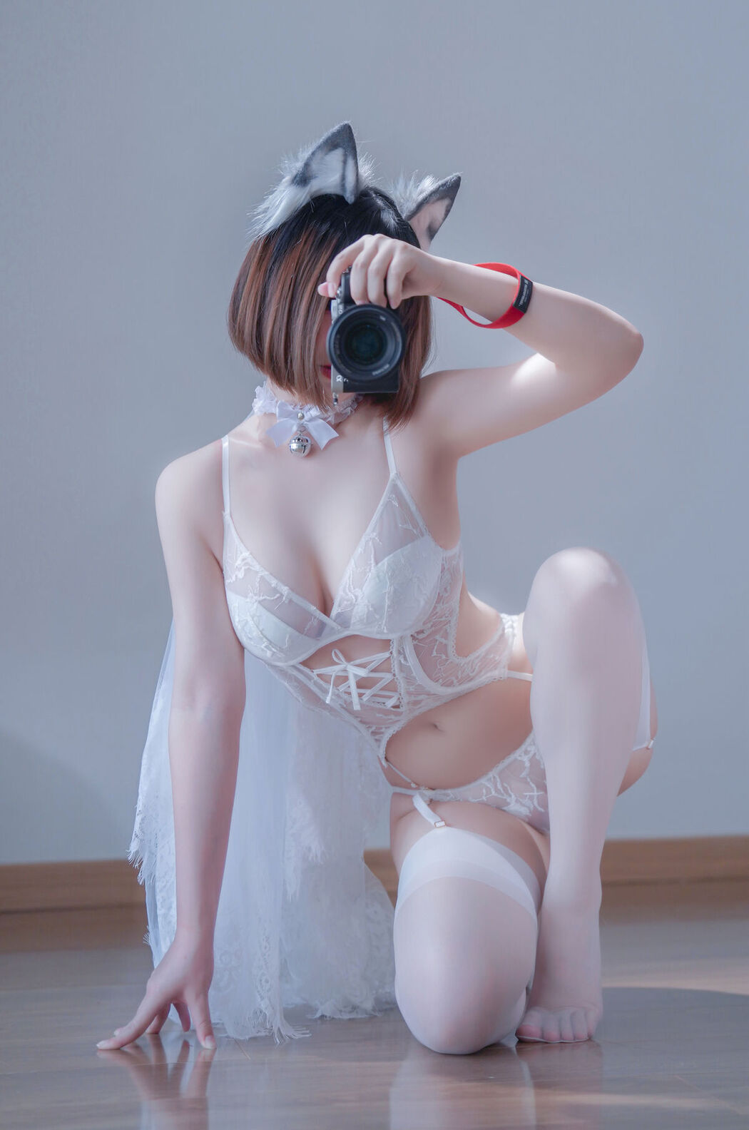 Coser@半半子 – 純白花嫁 (23P – 2V)