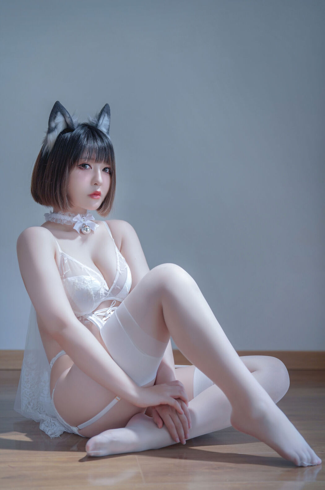 Coser@半半子 – 純白花嫁 (23P – 2V)