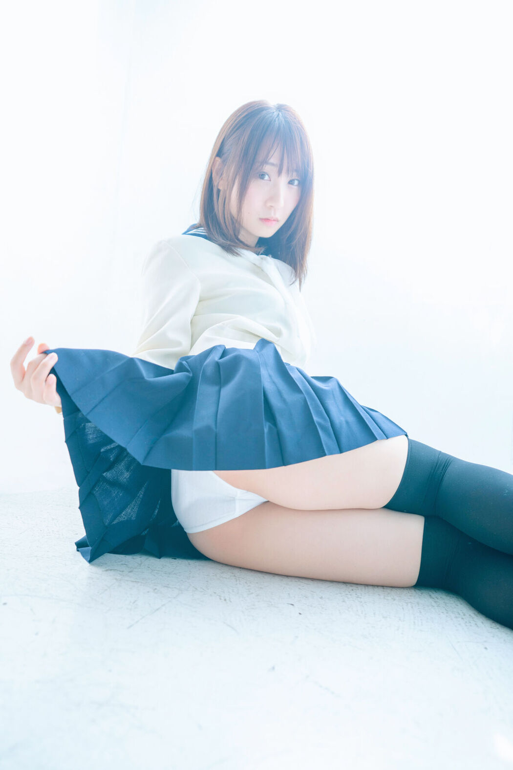 JP Moe Iori 伊織萌 &#8211; パンツともえ大好き星人を大至急いおりんのスカートにご招待ROM Part01 (61P)